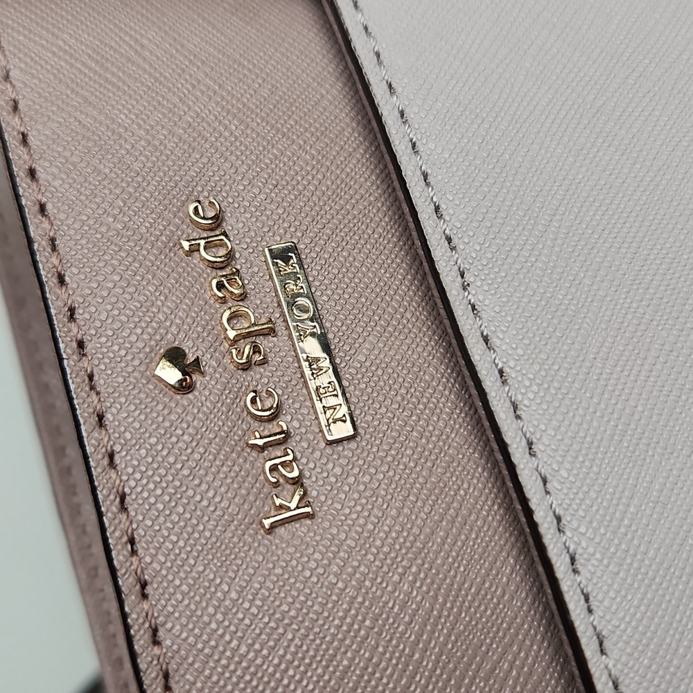 Kate Spade Small Handbag in Two-Tone Lavender/Purple Colorway - Like New - Picture 4 of 12